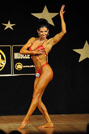 Susan Malepkpur Shirazi  gewann ihren 5. Fitness WM-Titel am 8./9.11.2008 in Fulda
